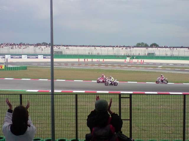 640x480 pixels (79K)